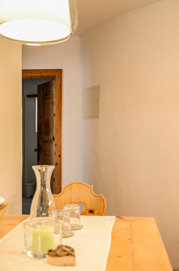 Chasa Curtins Apartment Valchava ภายนอก รูปภาพ