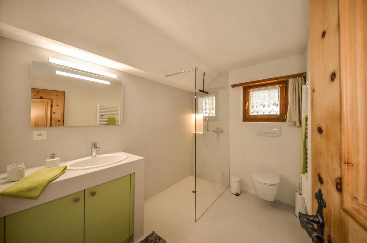 Chasa Curtins Apartment Valchava ภายนอก รูปภาพ